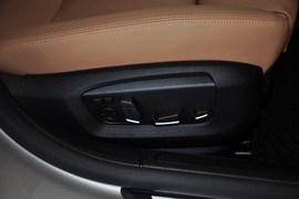 2013款宝马740Li