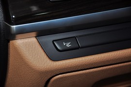 2013款宝马740Li