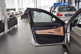 2013款宝马740Li