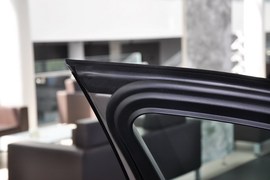 2013款宝马740Li