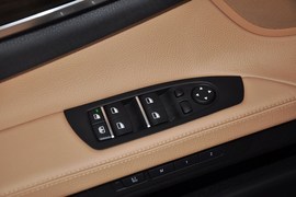 2013款宝马740Li