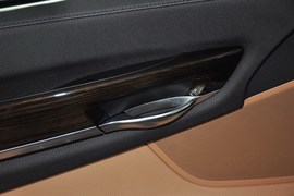 2013款宝马740Li