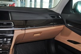 2013款宝马740Li