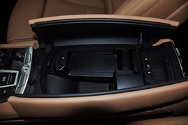 2013款宝马740Li