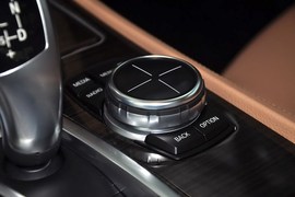 2013款宝马740Li