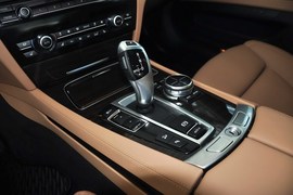 2013款宝马740Li