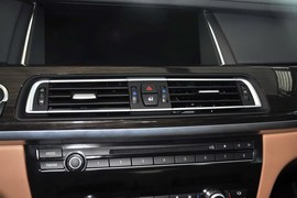 2013款宝马740Li