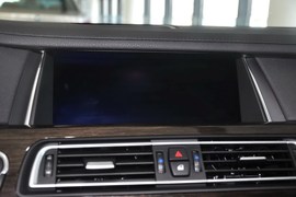 2013款宝马740Li