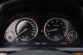 2013款宝马740Li