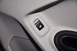 2014款雪铁龙全新爱丽舍1.6L手自一体舒适型
