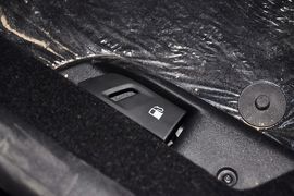 2014款雪铁龙全新爱丽舍1.6L手自一体舒适型