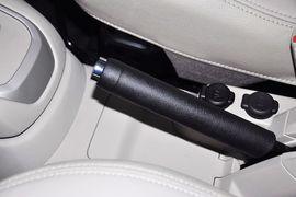 2014款雪铁龙全新爱丽舍1.6L手自一体舒适型