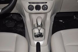 2014款雪铁龙全新爱丽舍1.6L手自一体舒适型