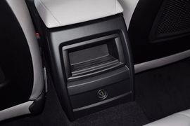2013款华晨宝马316i运动设计套装