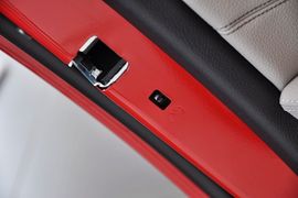 2013款华晨宝马316i运动设计套装