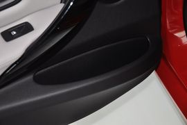 2013款华晨宝马316i运动设计套装