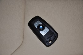 2013款华晨宝马316i运动设计套装