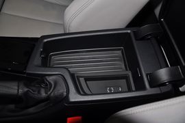 2013款华晨宝马316i运动设计套装