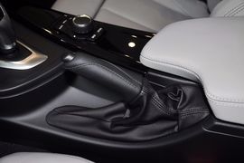 2013款华晨宝马316i运动设计套装