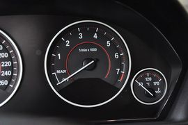2013款华晨宝马316i运动设计套装