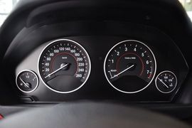 2013款华晨宝马316i运动设计套装