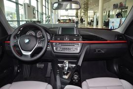 2013款华晨宝马316i运动设计套装