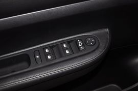 2013款标致307两厢1.6L手动舒适版