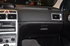 2013款标致307两厢1.6L手动舒适版