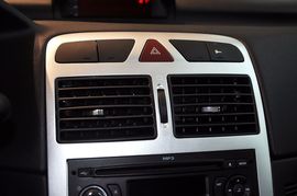 2013款标致307两厢1.6L手动舒适版