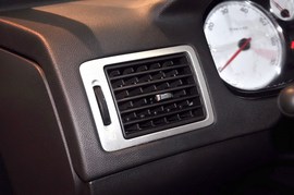 2013款标致307两厢1.6L手动舒适版