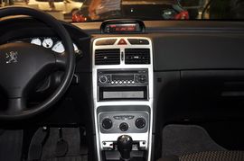 2013款标致307两厢1.6L手动舒适版