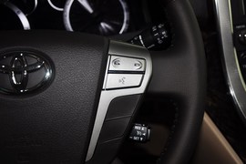2012款丰田埃尔法3.5L豪华版
