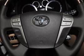 2012款丰田埃尔法3.5L豪华版