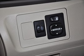 2014款丰田逸致180E自动精英版
