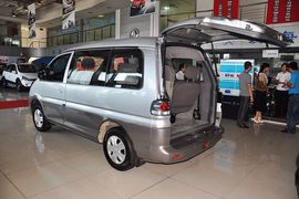 2013款东风风行菱智1.6L