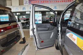 2013款东风风行菱智1.6L