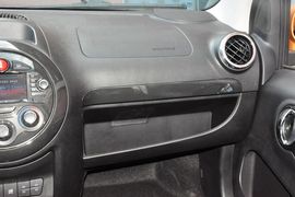 2013款江淮悦悦1.0L手动豪华型