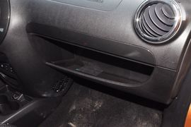 2013款江淮悦悦1.0L手动豪华型