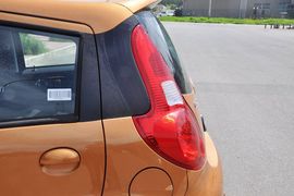 2013款江淮悦悦1.0L手动豪华型