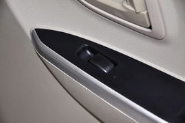 2014款东南V3菱悦1.5L手动亲民版