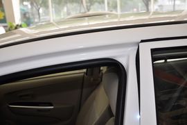 2014款东南V3菱悦1.5L手动亲民版