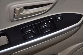 2014款东南V3菱悦1.5L手动亲民版