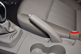 2014款东南V3菱悦1.5L手动亲民版