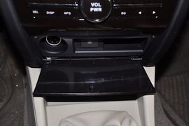 2014款东南V3菱悦1.5L手动亲民版