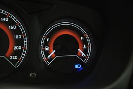2014款东南V3菱悦1.5L手动亲民版