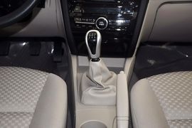 2014款东南V3菱悦1.5L手动亲民版