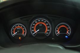 2014款东南V3菱悦1.5L手动亲民版