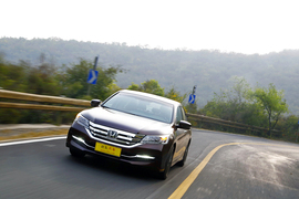 测试2014款本田雅阁3.0旗舰版