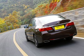 测试2014款本田雅阁3.0旗舰版