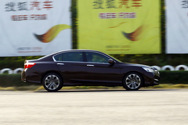 测试2014款本田雅阁3.0旗舰版